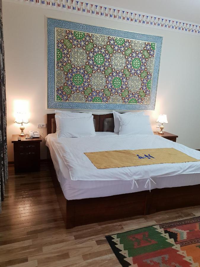 Deluxe Double Room (2 Adults + 1 Child)